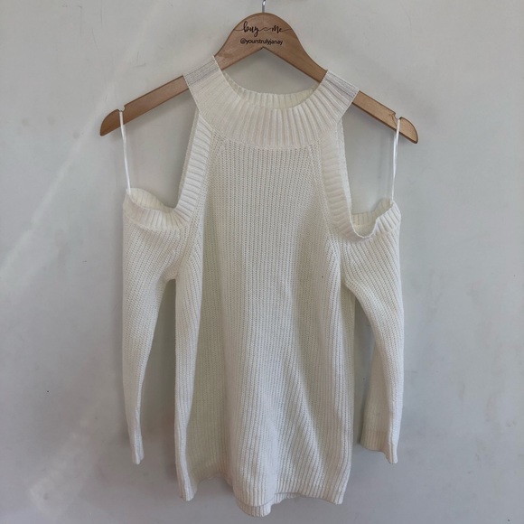 Timing Tops - Timing open shoulder sweater top size L